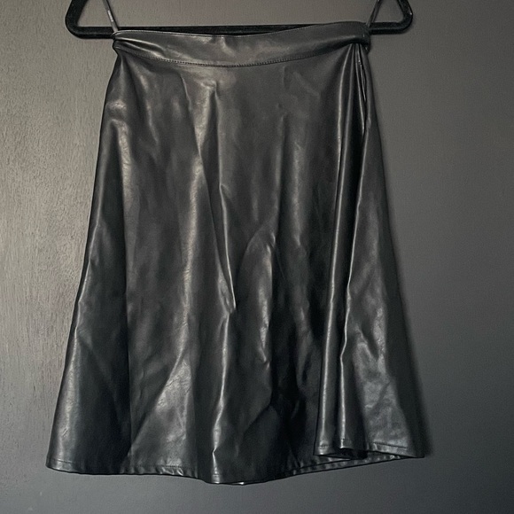 2/$30 - Forever 21 Black Faux Leather A-Line Midi Skirt - Size Small